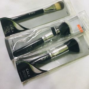 Makeup brushes